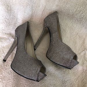 Enzo Angiolini platform pumps